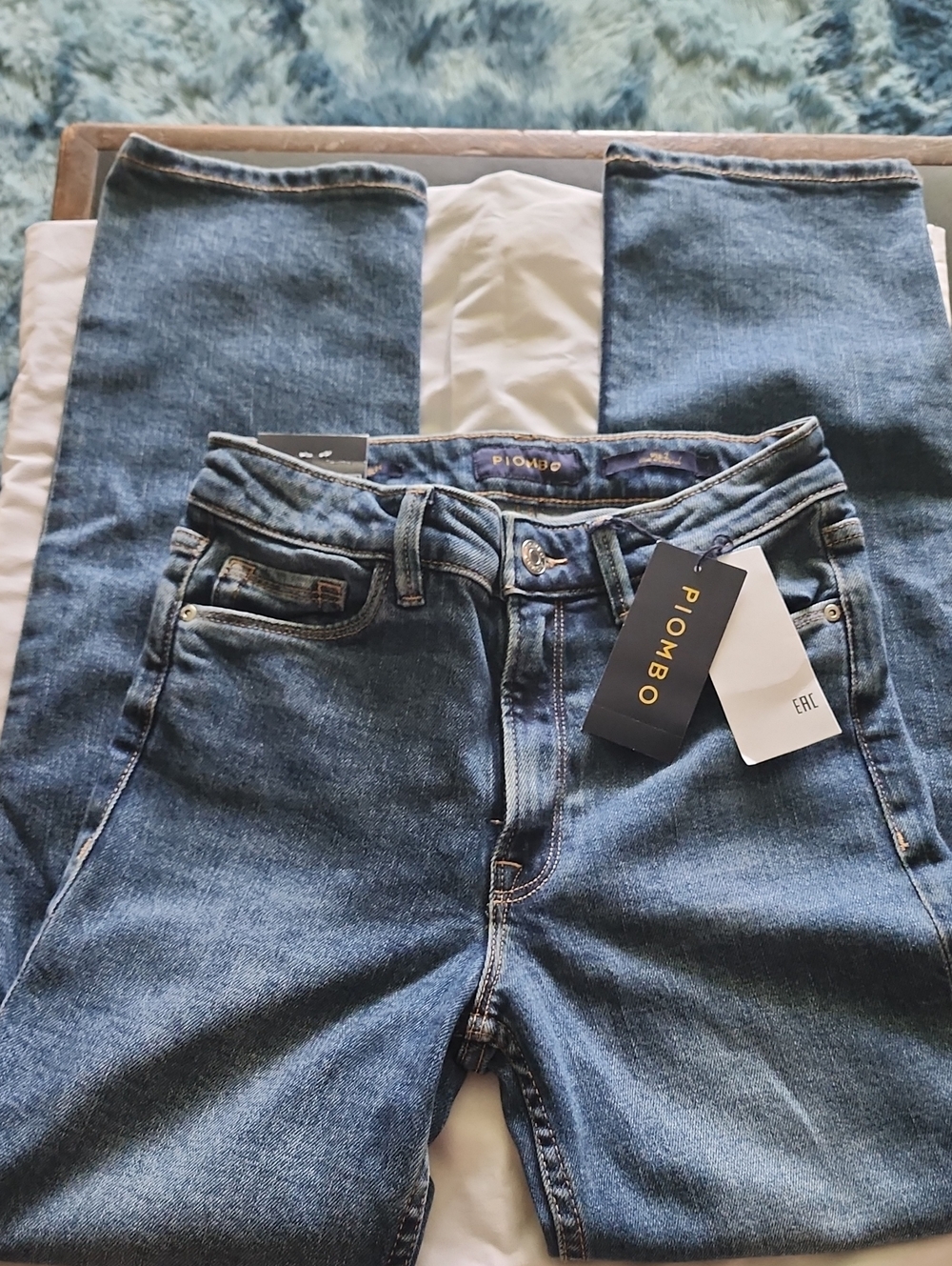 Piombo Italian Denim Slim Leg Jeans Medium Wash High Waisted NWT Size 38 / US 2